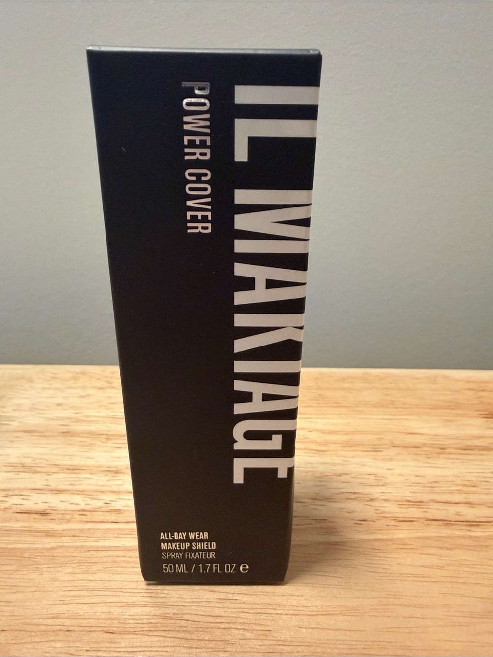 IL MAKIAGE Power Cover Makeup Shield - Black & White Packaging